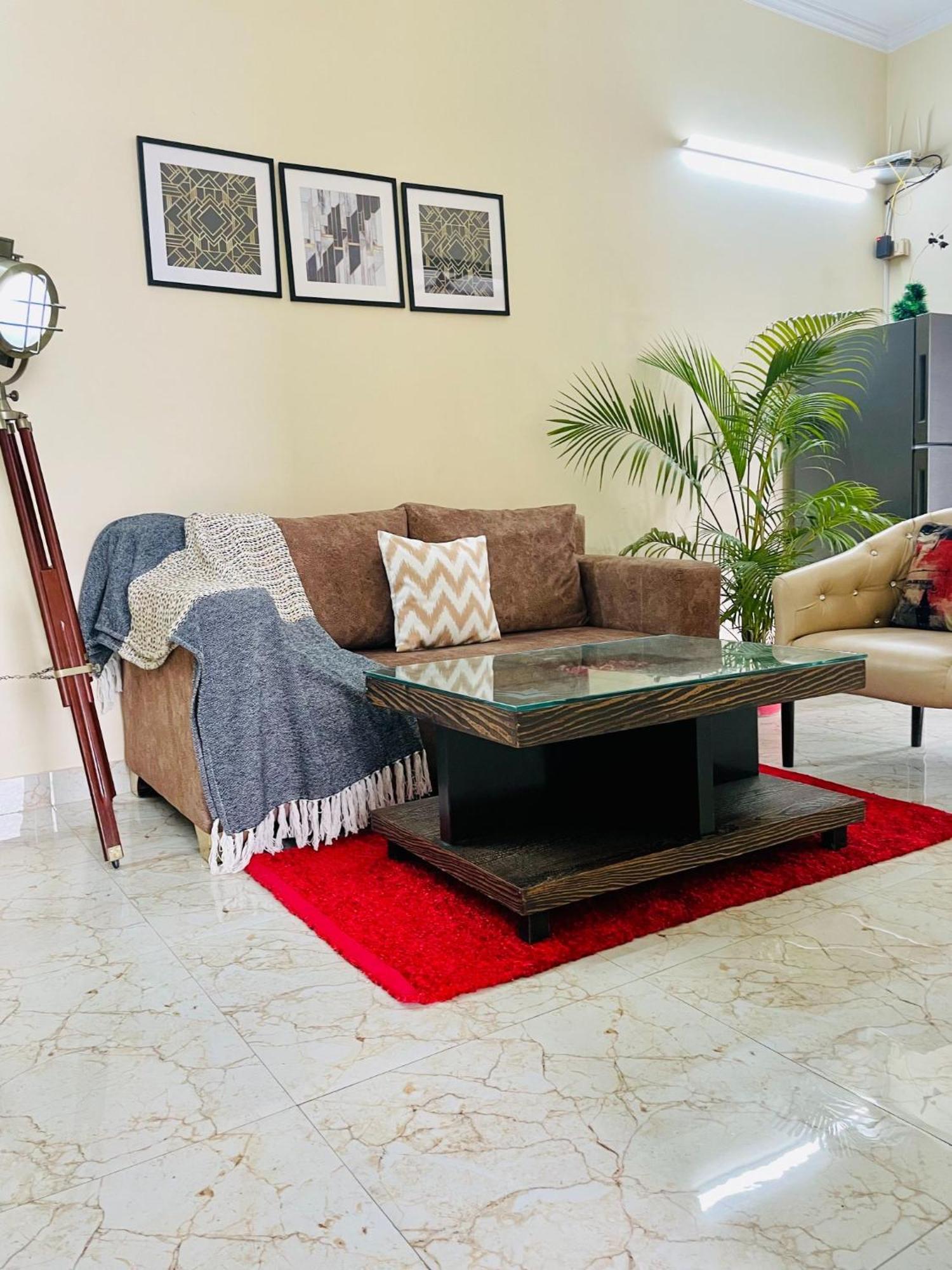 Olive Service Apartments - Golf Course Road คูร์เคาน์ ภายนอก รูปภาพ