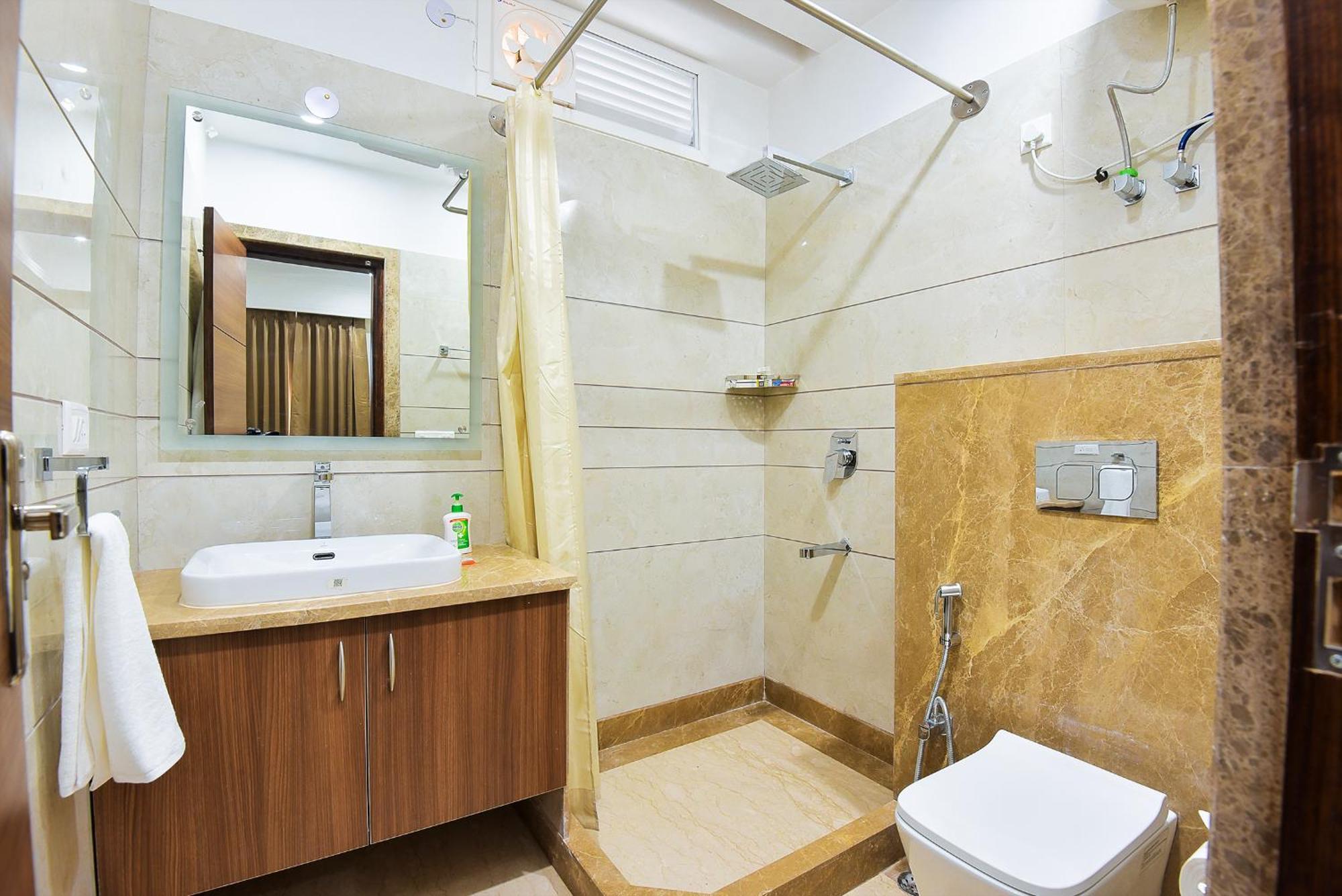 Olive Service Apartments - Golf Course Road คูร์เคาน์ ภายนอก รูปภาพ