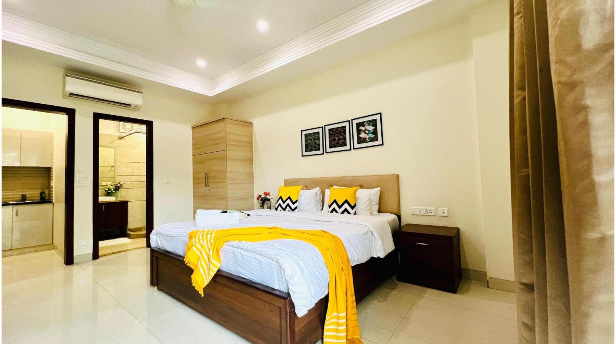 Olive Service Apartments - Golf Course Road คูร์เคาน์ ภายนอก รูปภาพ