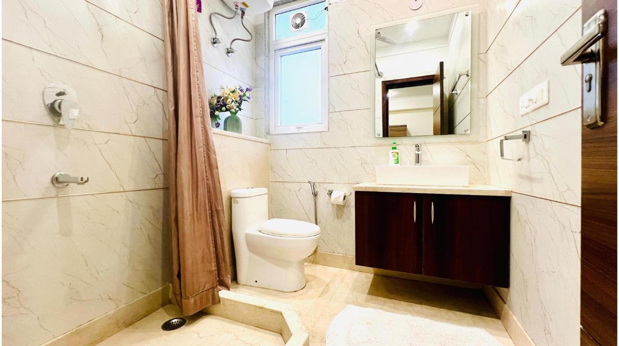 Olive Service Apartments - Golf Course Road คูร์เคาน์ ภายนอก รูปภาพ