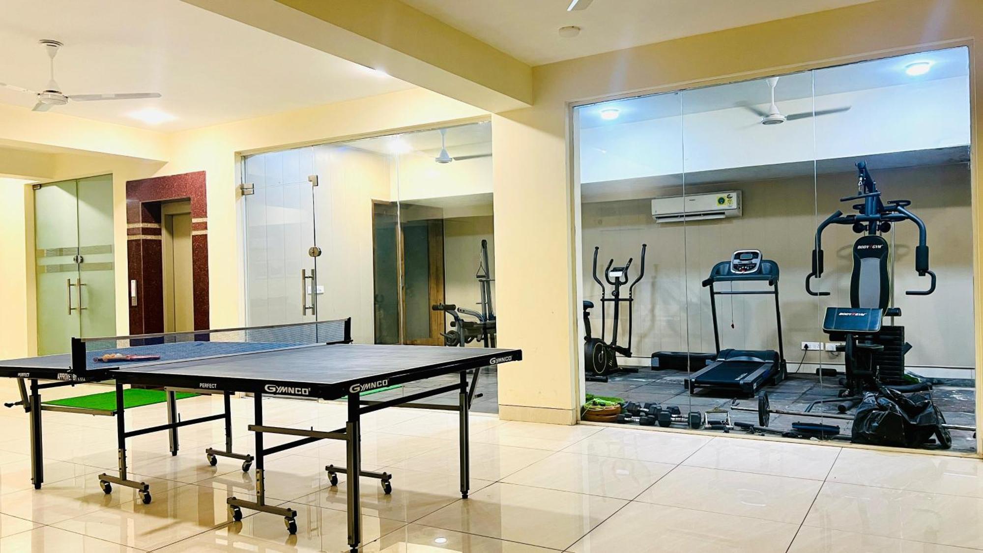 Olive Service Apartments - Golf Course Road คูร์เคาน์ ภายนอก รูปภาพ